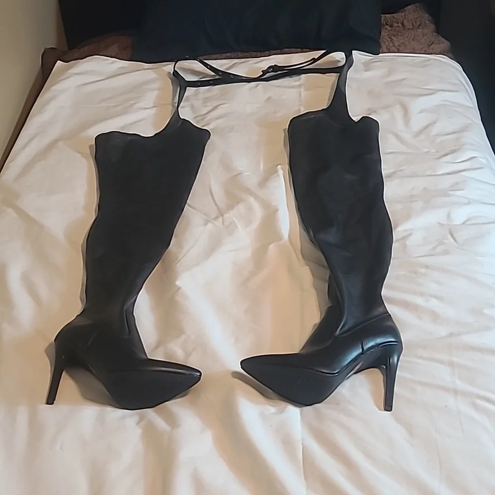 Azelea Wang Thigh high black boots with belt
